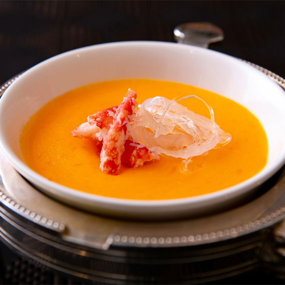 Shark's fin soup with crab eggs